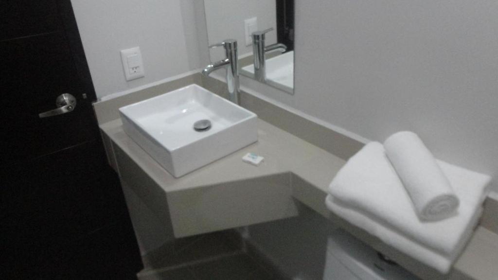 Tampico Express 3*